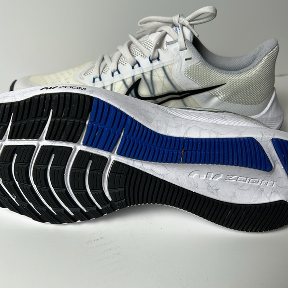 Men’s Nike Running Shoes - Picture 2 of 6